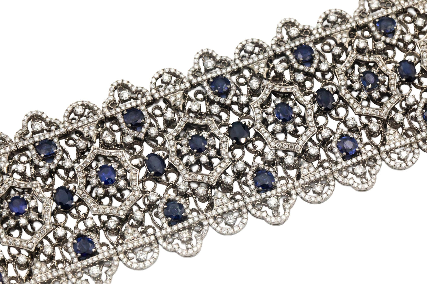 Diamond & Vibrant Blue Sapphire 18k White Gold Formal Bracelet 28.5CT