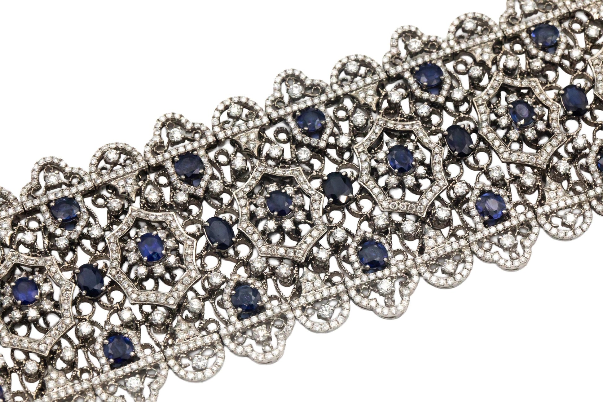 Diamond & Vibrant Blue Sapphire 18k White Gold Formal Bracelet 28.5CT