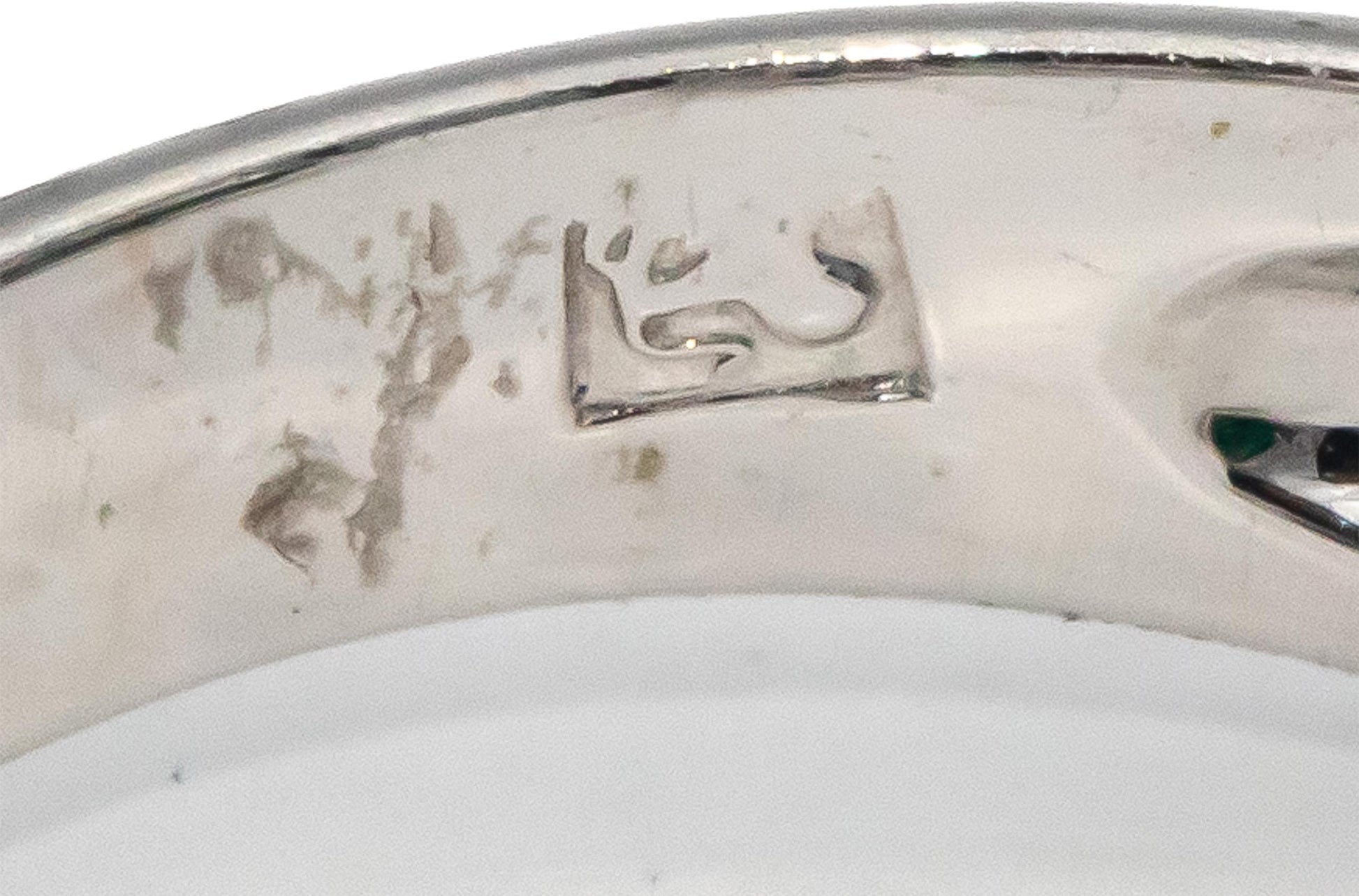 18k White Gold Cabochon Emerald Sapphire Round Diamond Bypass Ring 0.52CT