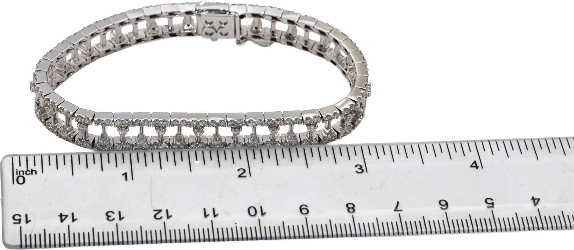 18k White Gold VS Round Diamond Fancy Link Bracelet 5.60CT