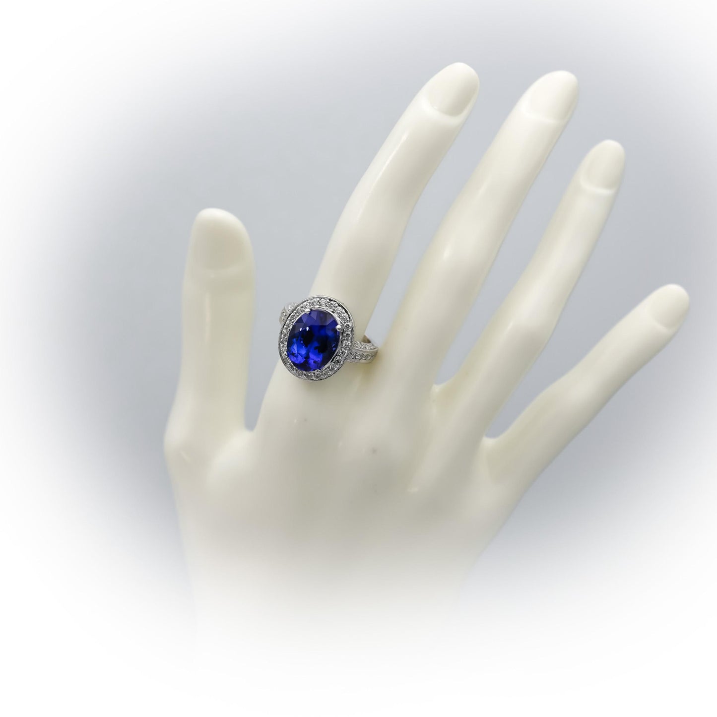Designer 18k White Gold Diamond and Tanzanite Cocktail Ring 8.70CT Size 6