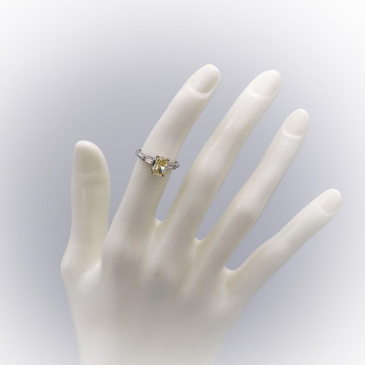 14k White Gold VS Light Yellow & White Diamond Engagement Ring 1.50CT Size 5