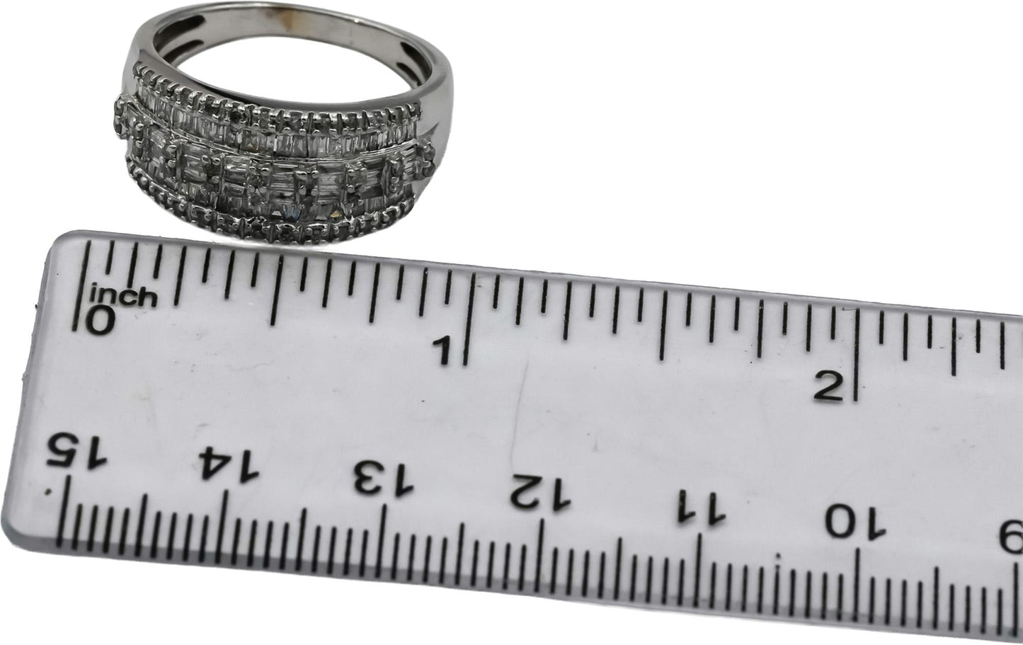 10k White Gold Round and Baguette Cut Diamond Cluster Band Ring 1.0CT Size 8.5