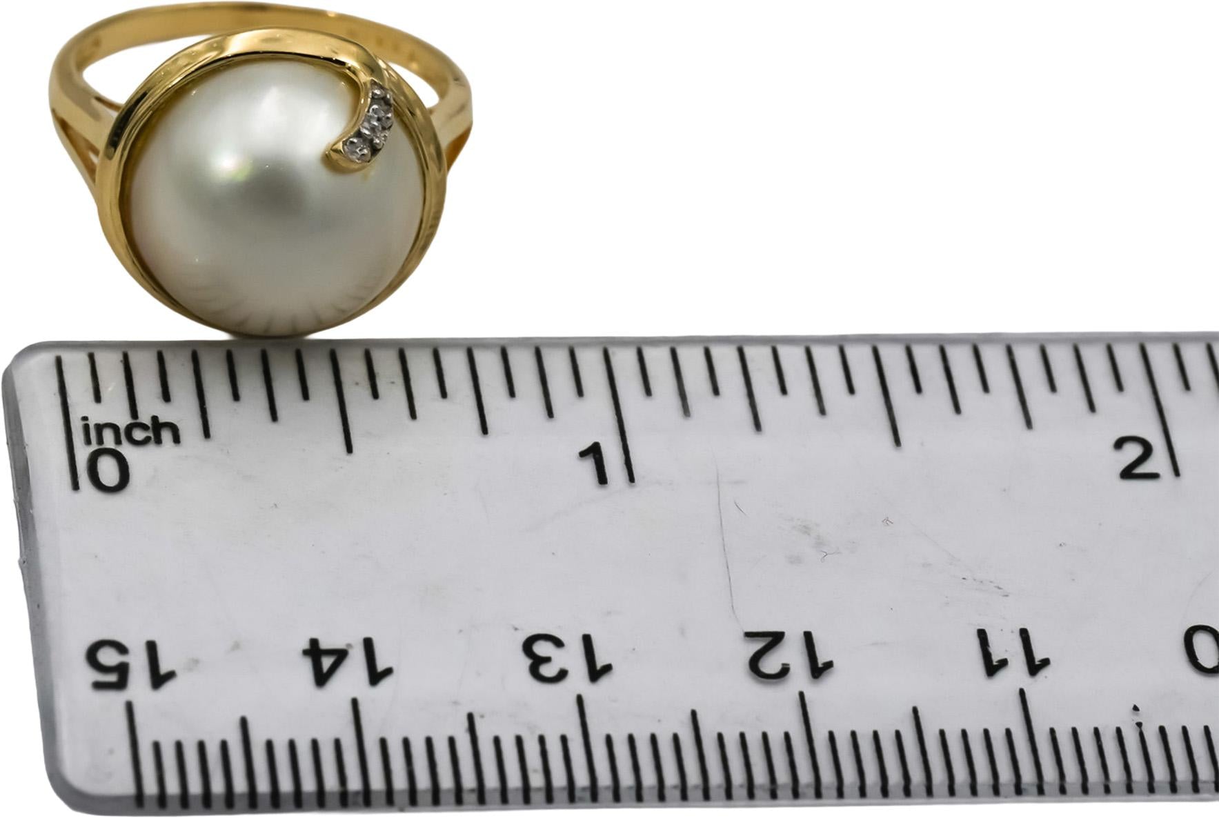 14k Yellow Gold 13.0mm Diameter Mabe Pearl Ring Size 7.5 w/ Diamond Accents
