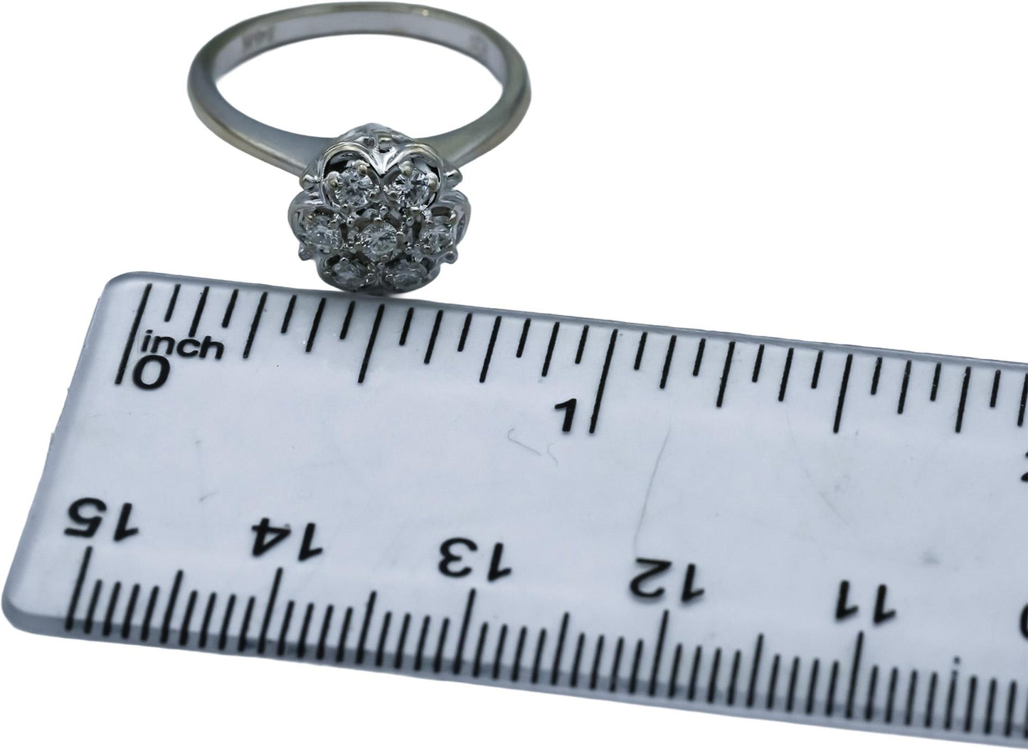 14k White Gold VS Round Diamond Cluster Flower Ring 0.25CT Size 6