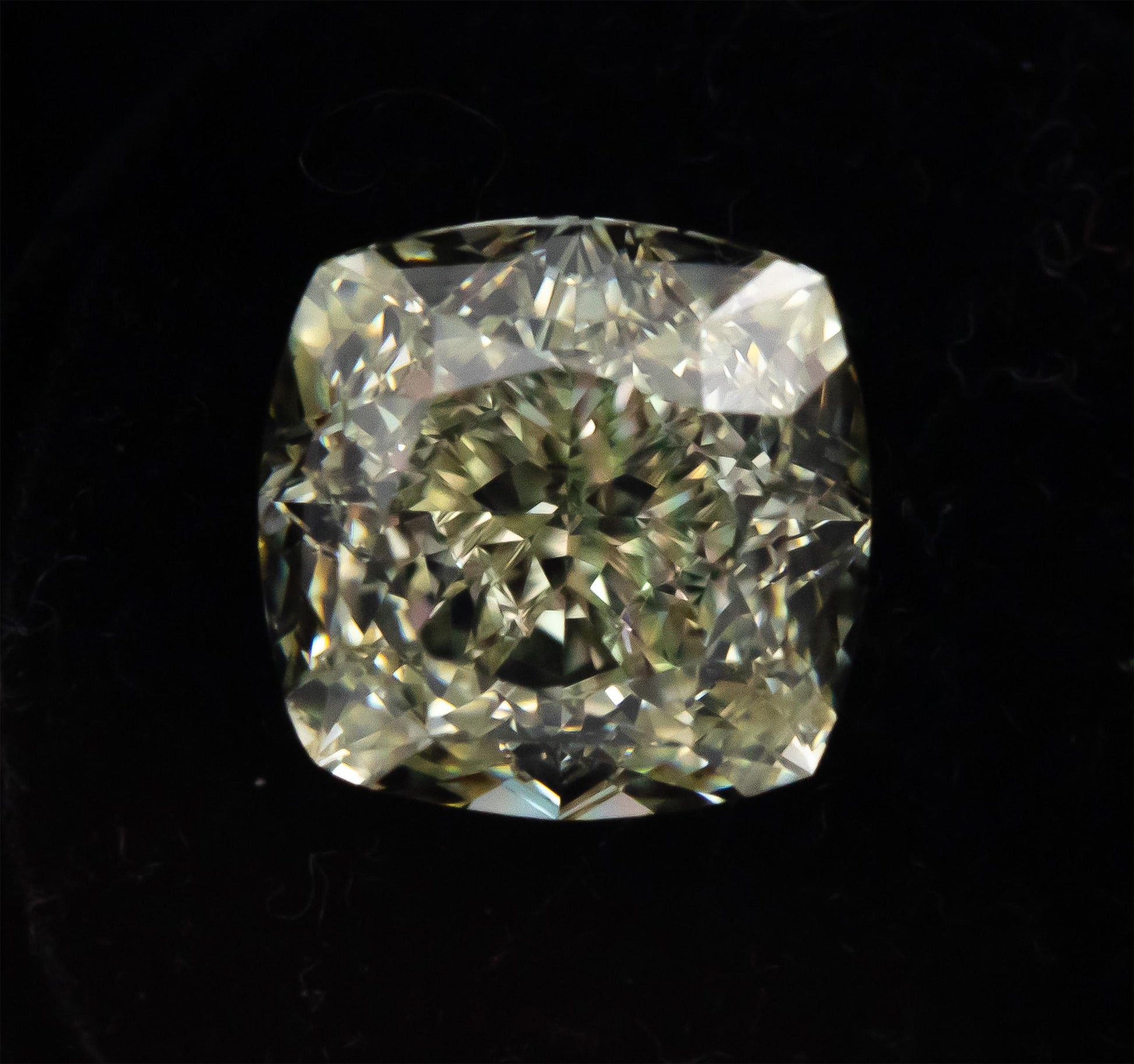 GIA Certified SI1/S-T Cushion Modified Brilliant Cut Loose Diamond 3.02CT