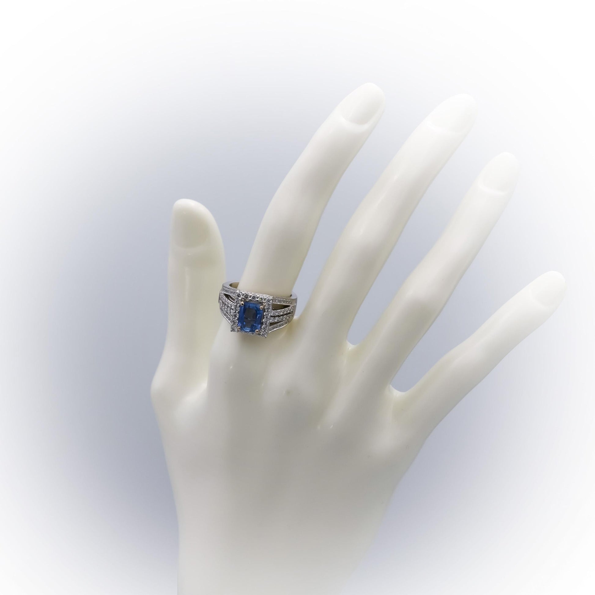 18k White Gold Blue Sapphire and Diamond Cocktail Ring 3.10CTW Size 6.75