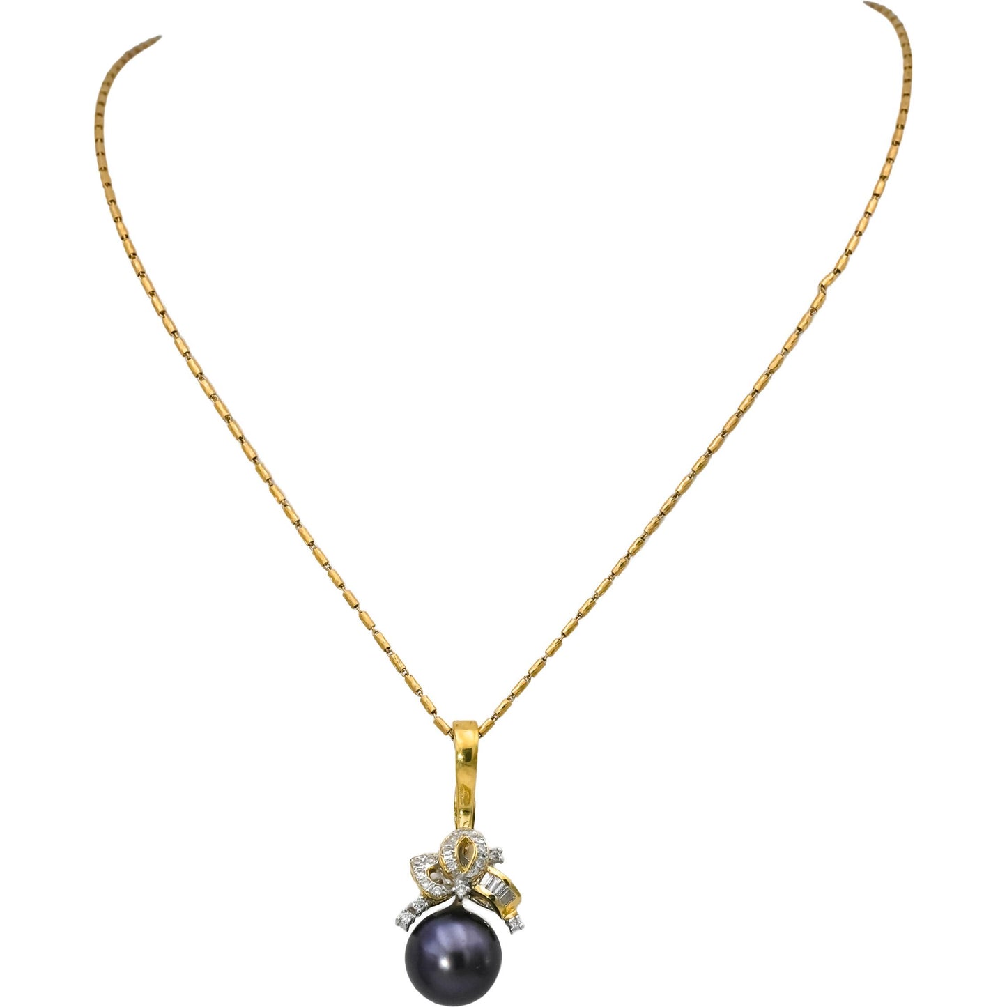 18k Yellow Gold Diamond and 10.8mm Black Pearl Pendant Necklace 0.20CT