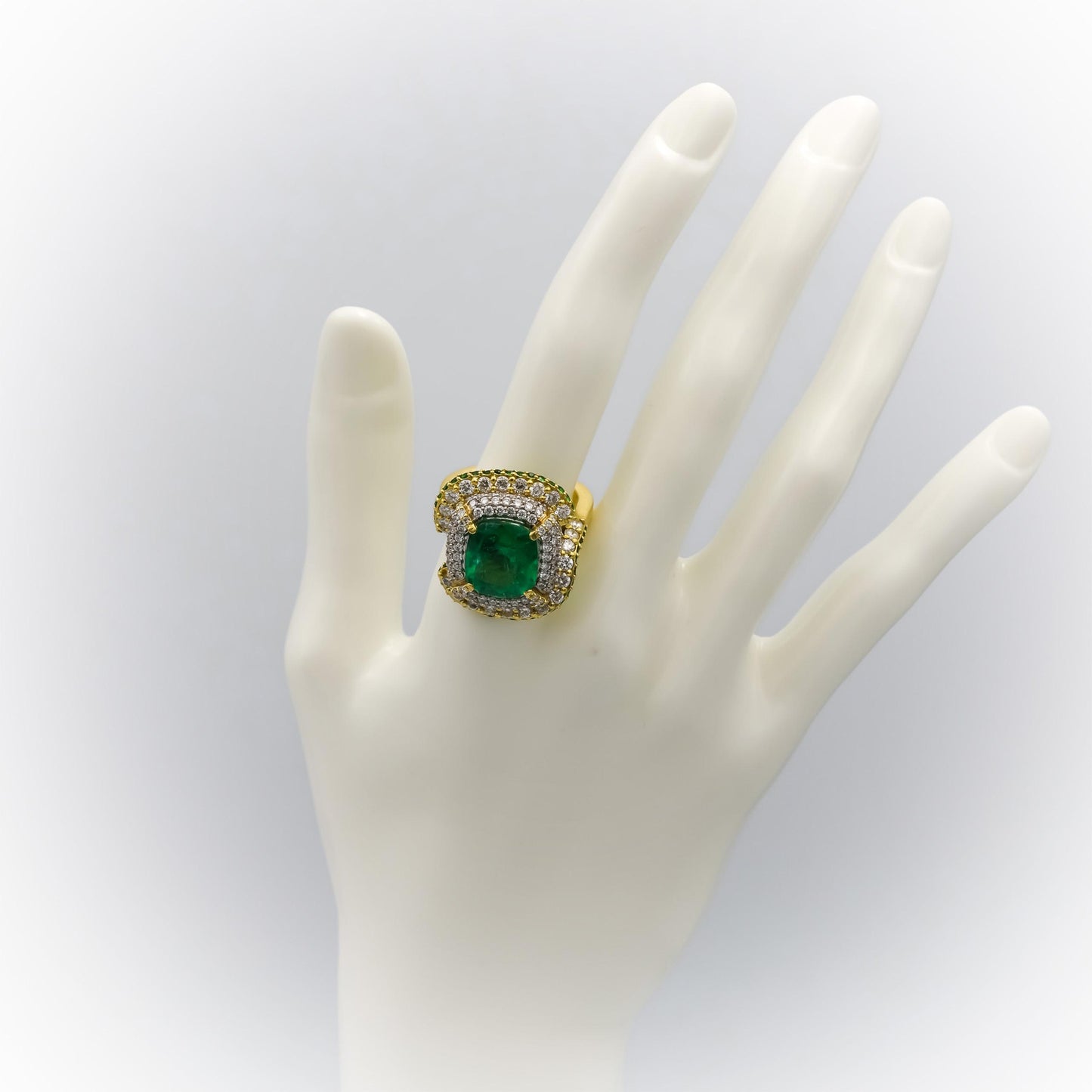 STAMBOLIAN 18k Yellow Gold Emerald and VS Diamond Cocktail Ring 10.50CT Size 8