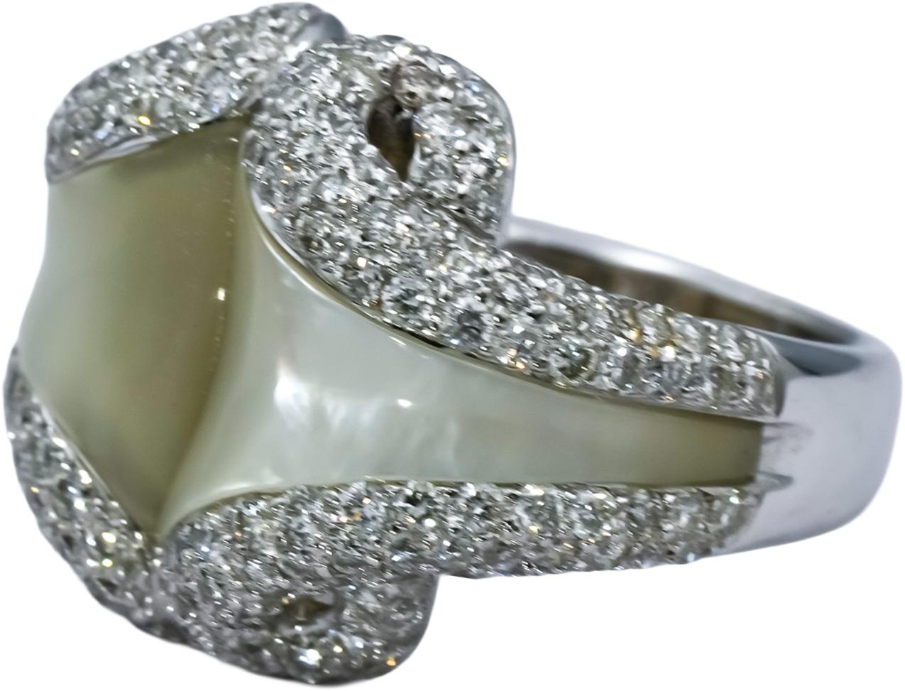18k White Gold VS Diamond and Mother of Pearl Cocktail Ring 2.0CT Size 7