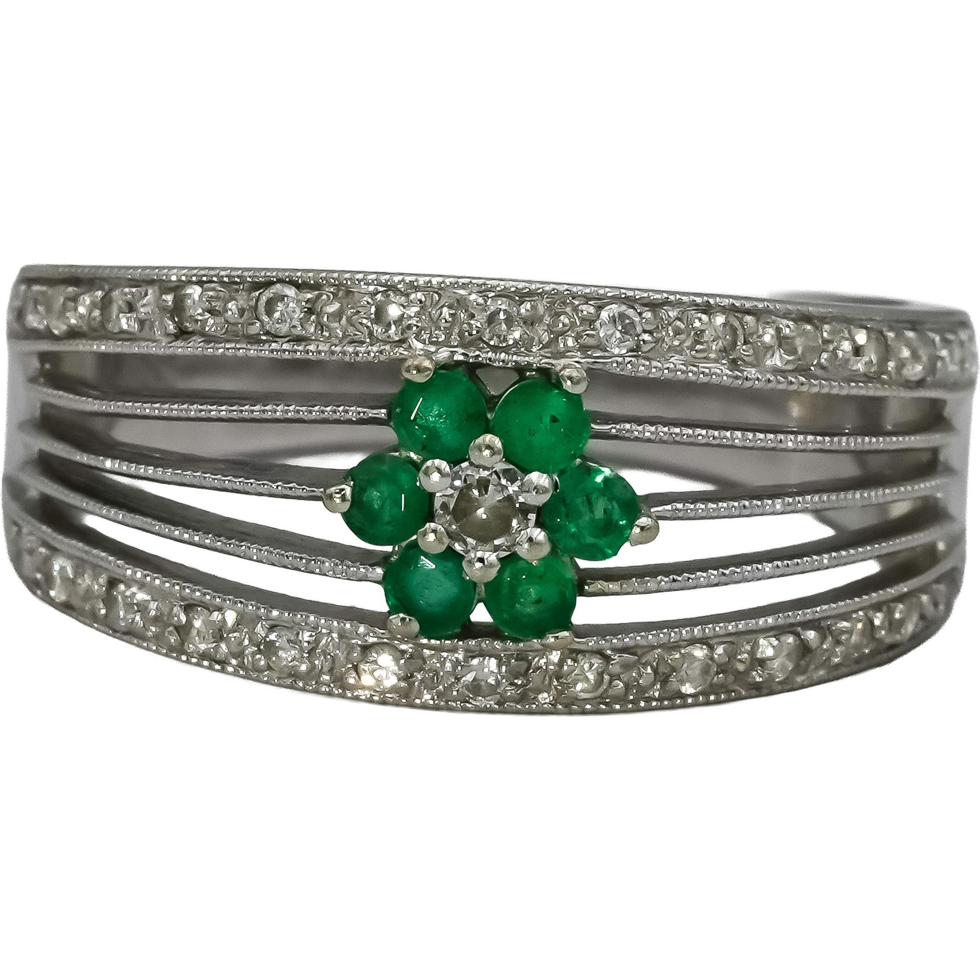 14k White Gold Round VS Diamond and Emerald Flower Band Ring 0.37CT Size 7.5