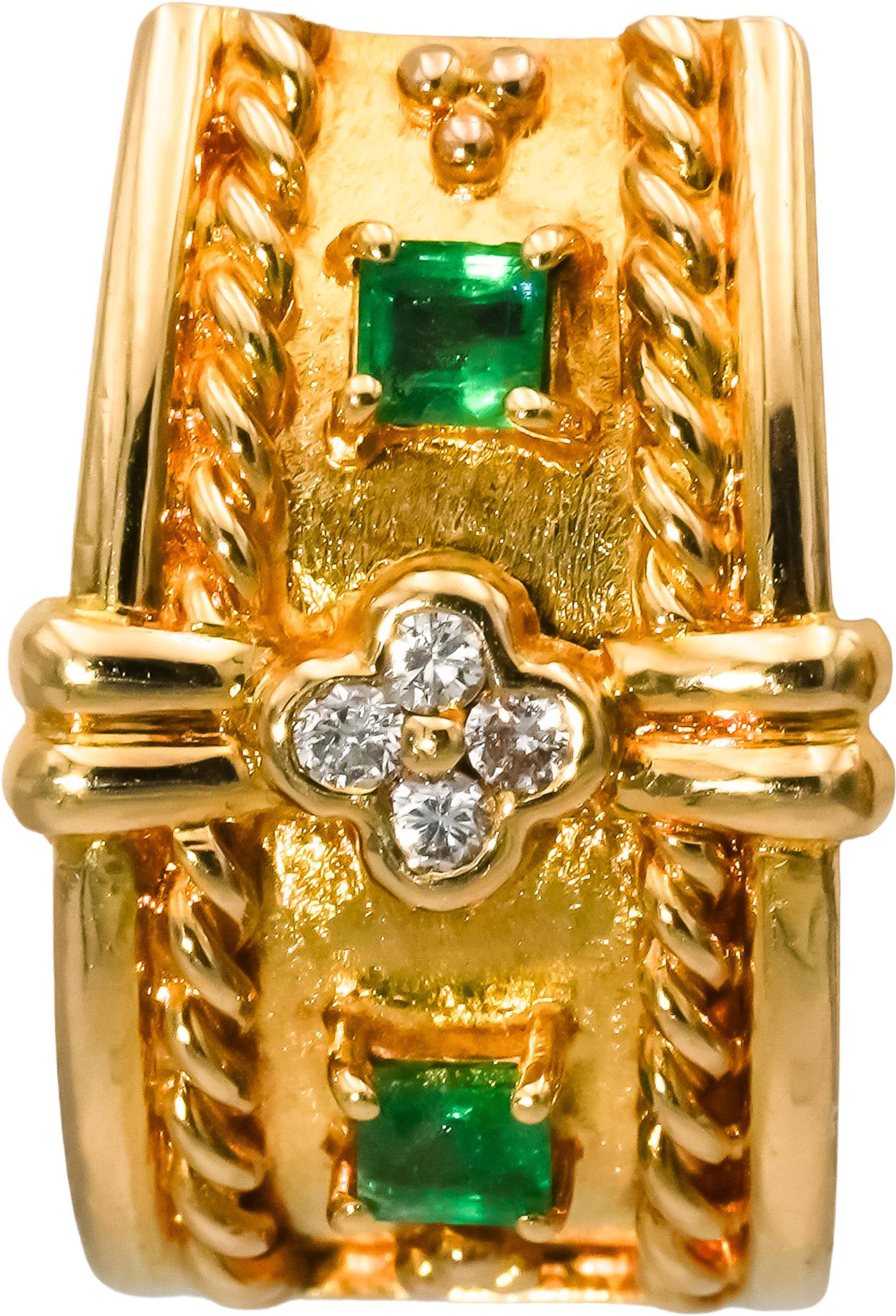 18k Yellow Gold VS Diamond and Emerald Curved Earrings 0.66CT