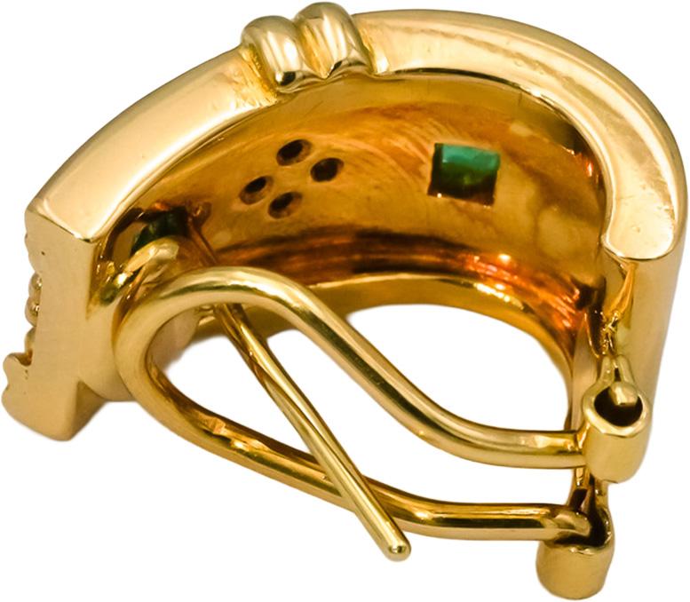 18k Yellow Gold VS Diamond and Emerald Curved Earrings 0.66CT