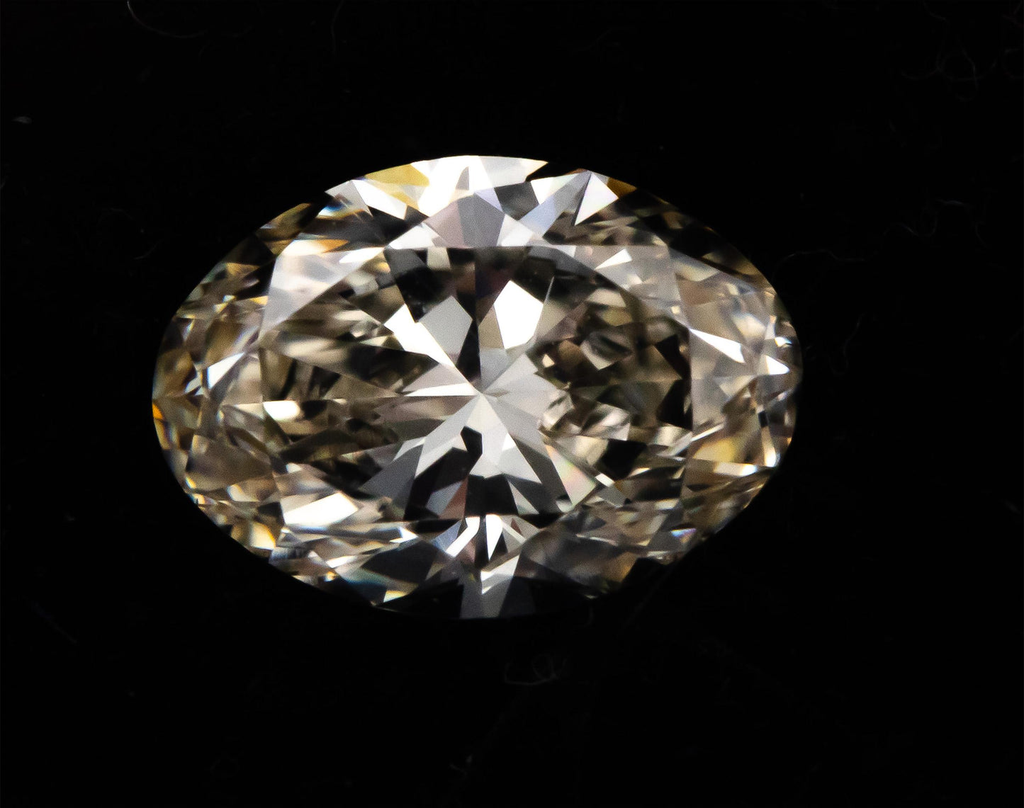 GIA Certified IF/K Oval Brilliant Cut Diamond w/ Report 1.00CT