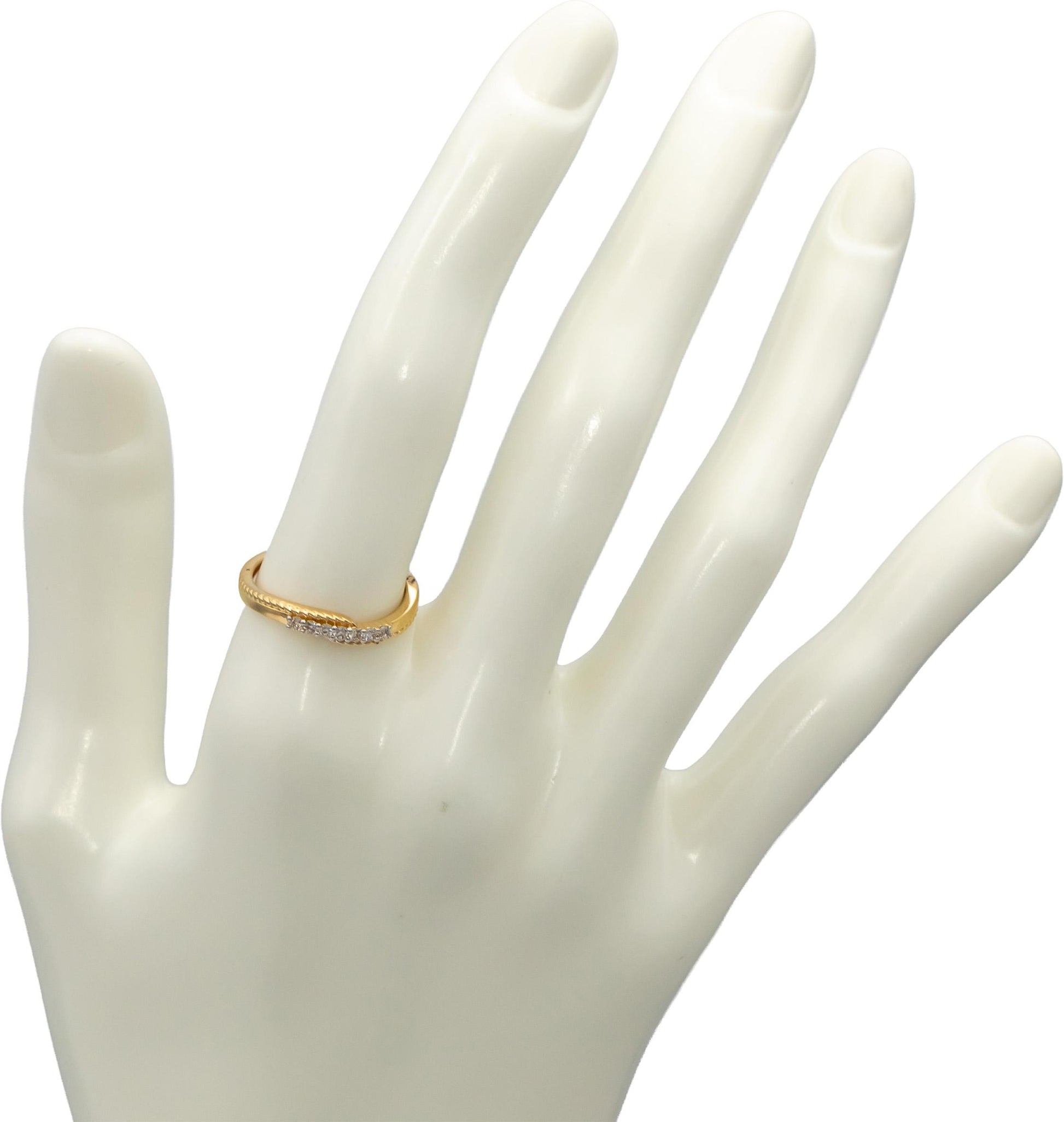 18k Yellow Gold VS Round Diamond Wavy Band Ring 0.12CT Size 6.25