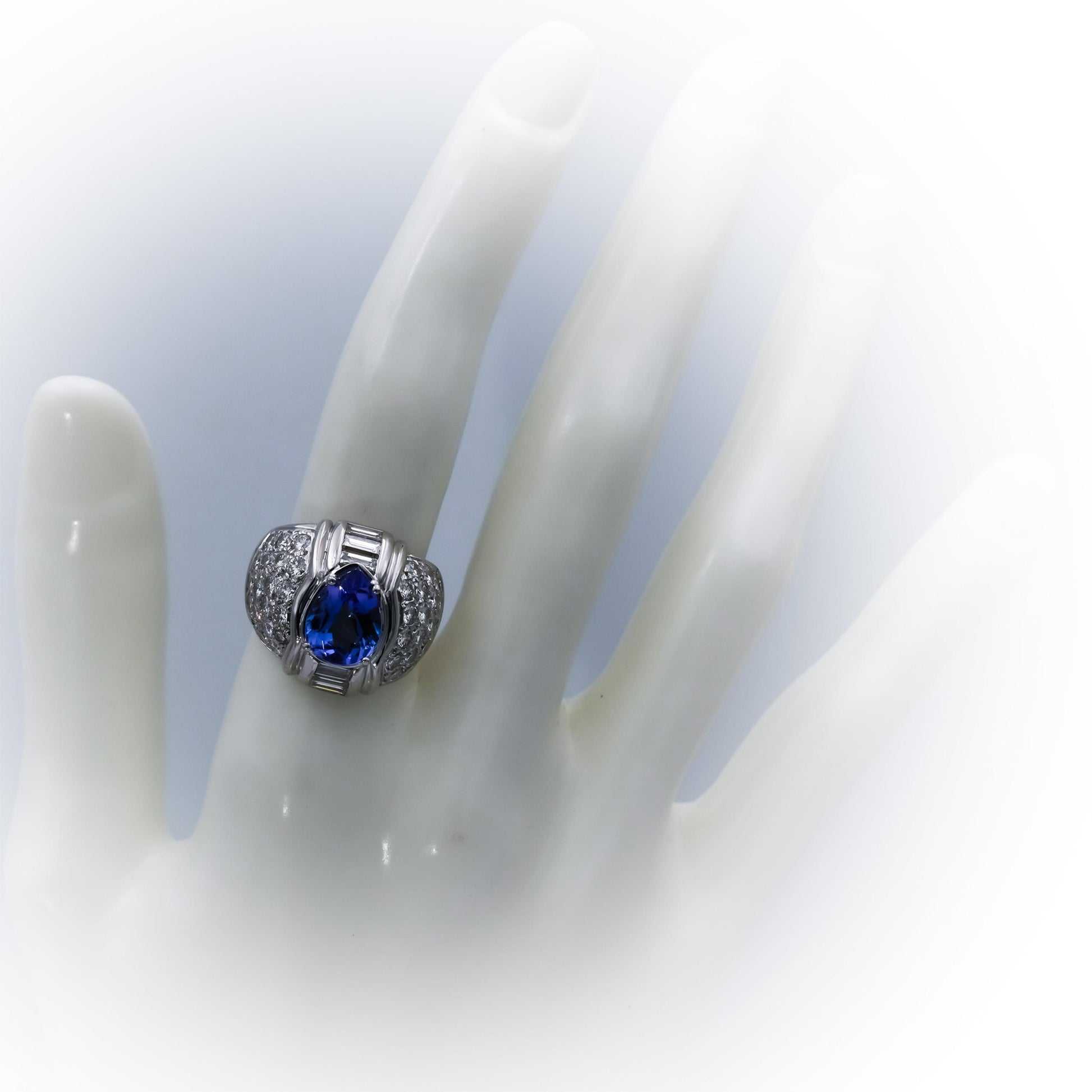 18k White Gold Diamond and Tanzanite Cocktail Ring 5.0CT Size 6.25