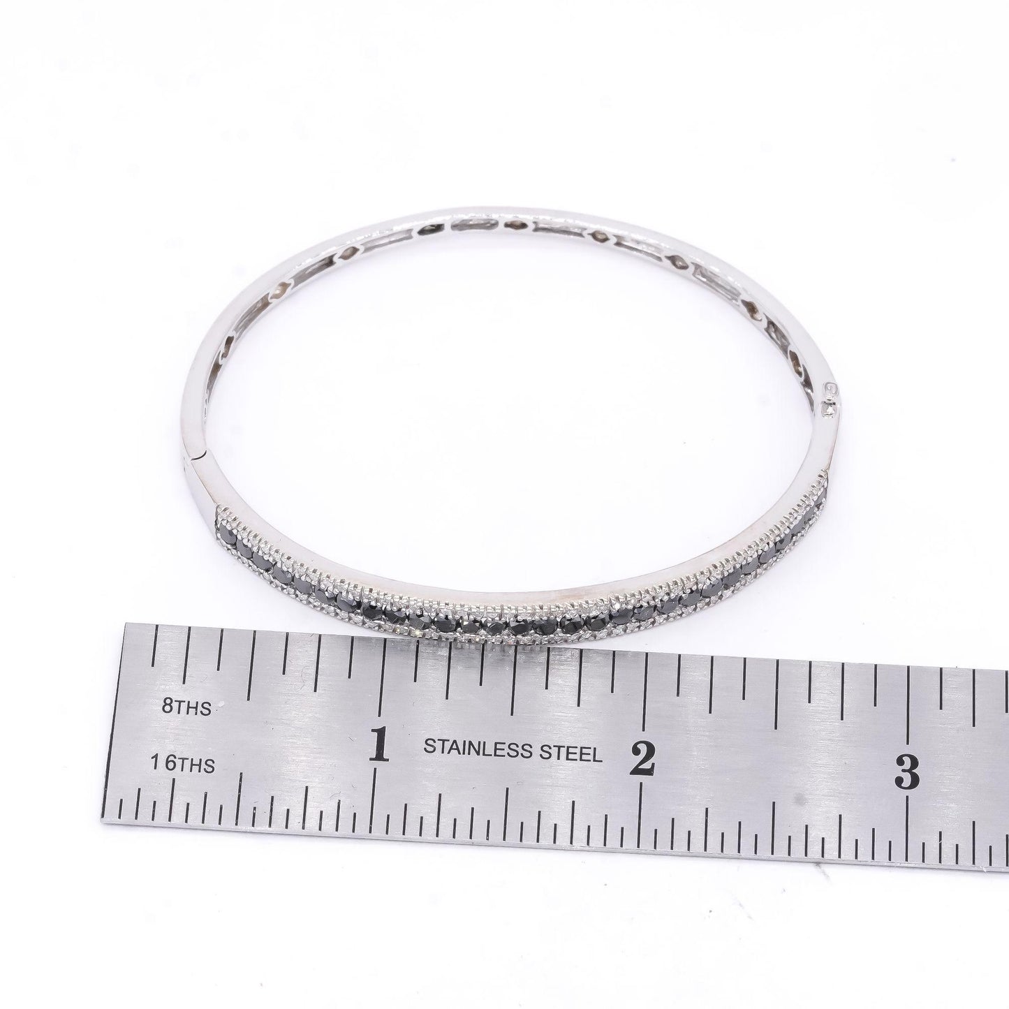 14k White Gold 2.0ct Black & White Diamond Bangle Bracelet