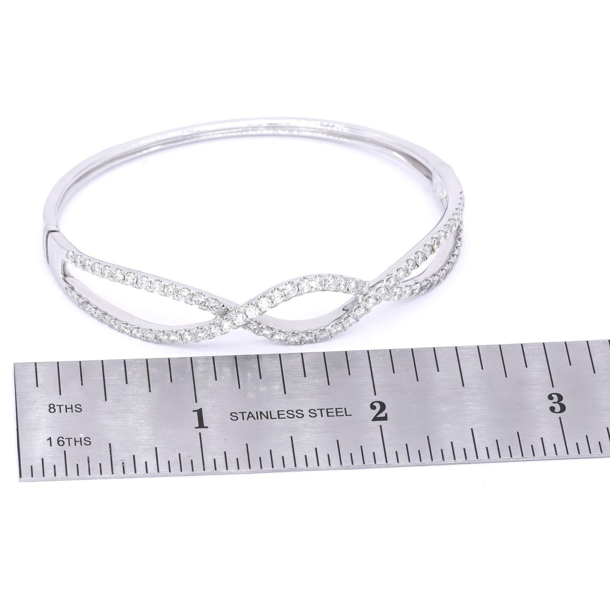 ODELIA 18k White Gold 3.0CT VS Diamond Infinity Crossover Bangle Bracelet