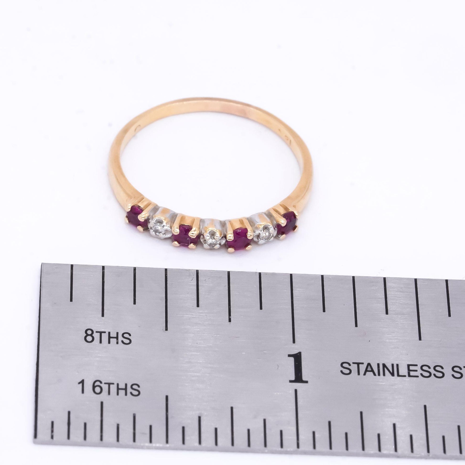 18k Yellow Gold 0.30CT Diamond & Ruby Wedding Band Stackable Ring size 9