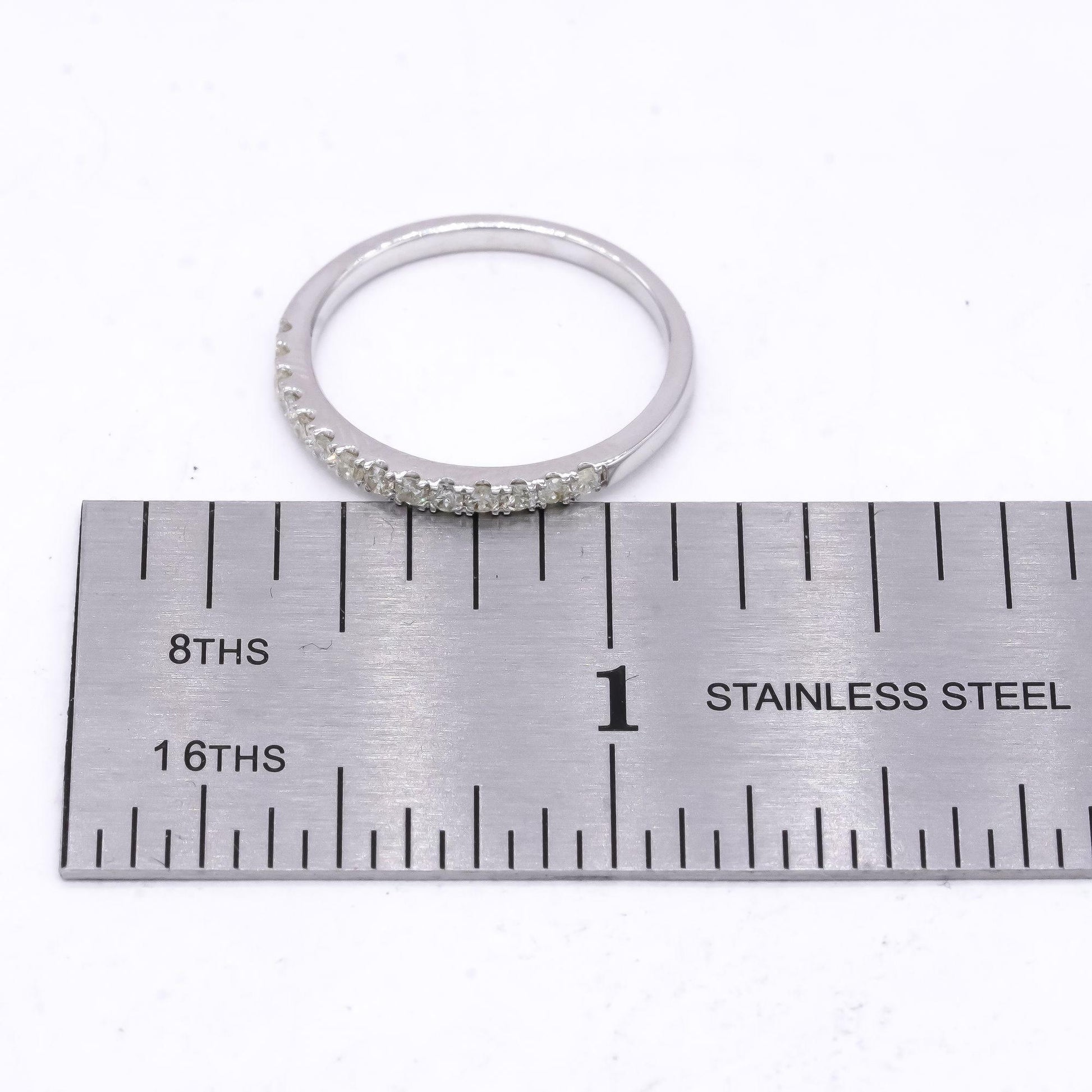 14k White Gold 0.27CT Diamond Shared Prong Stackable Band Ring size 7.25