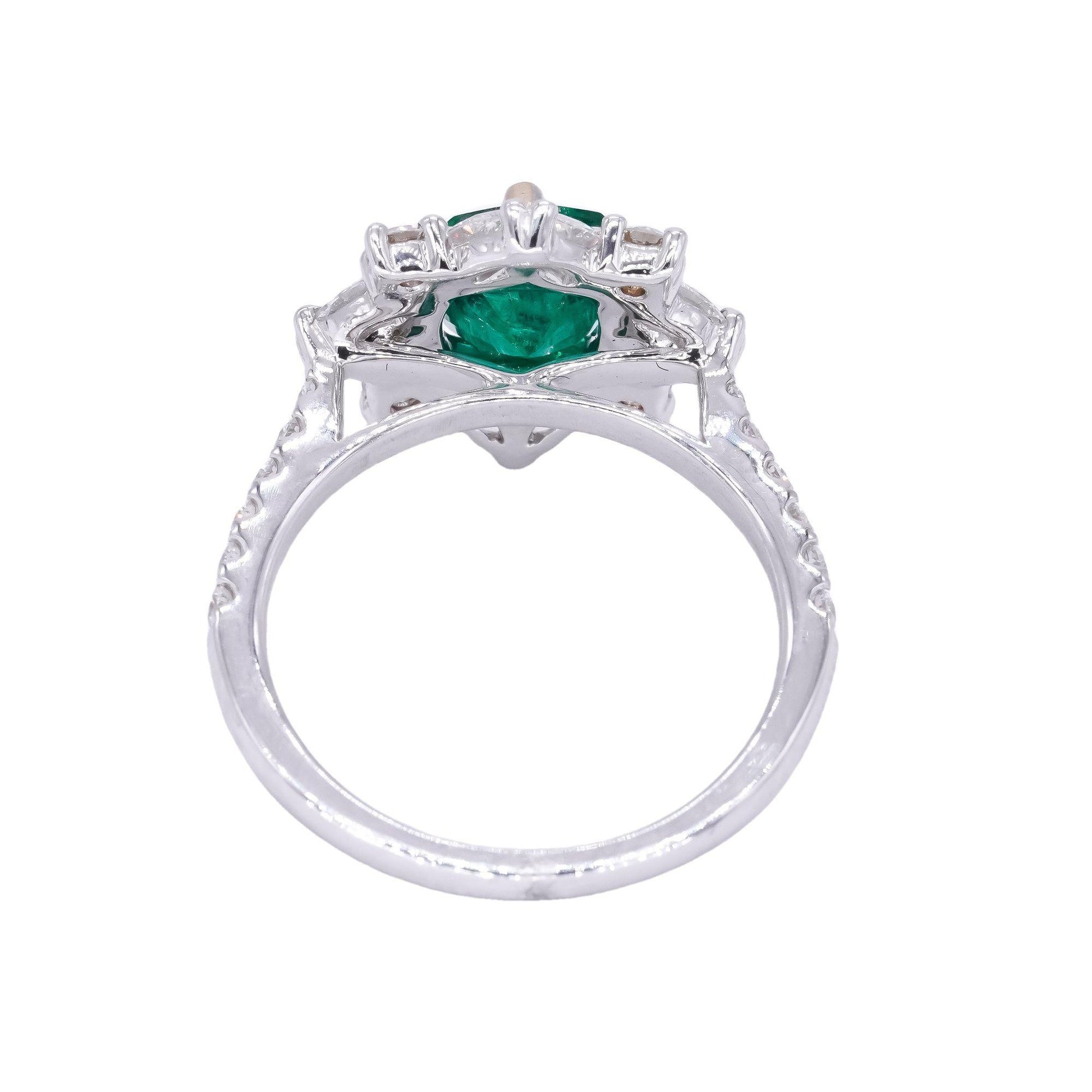 18k White Gold 2.28CT VS Diamond & Emerald Sunburst Ring size 6.75