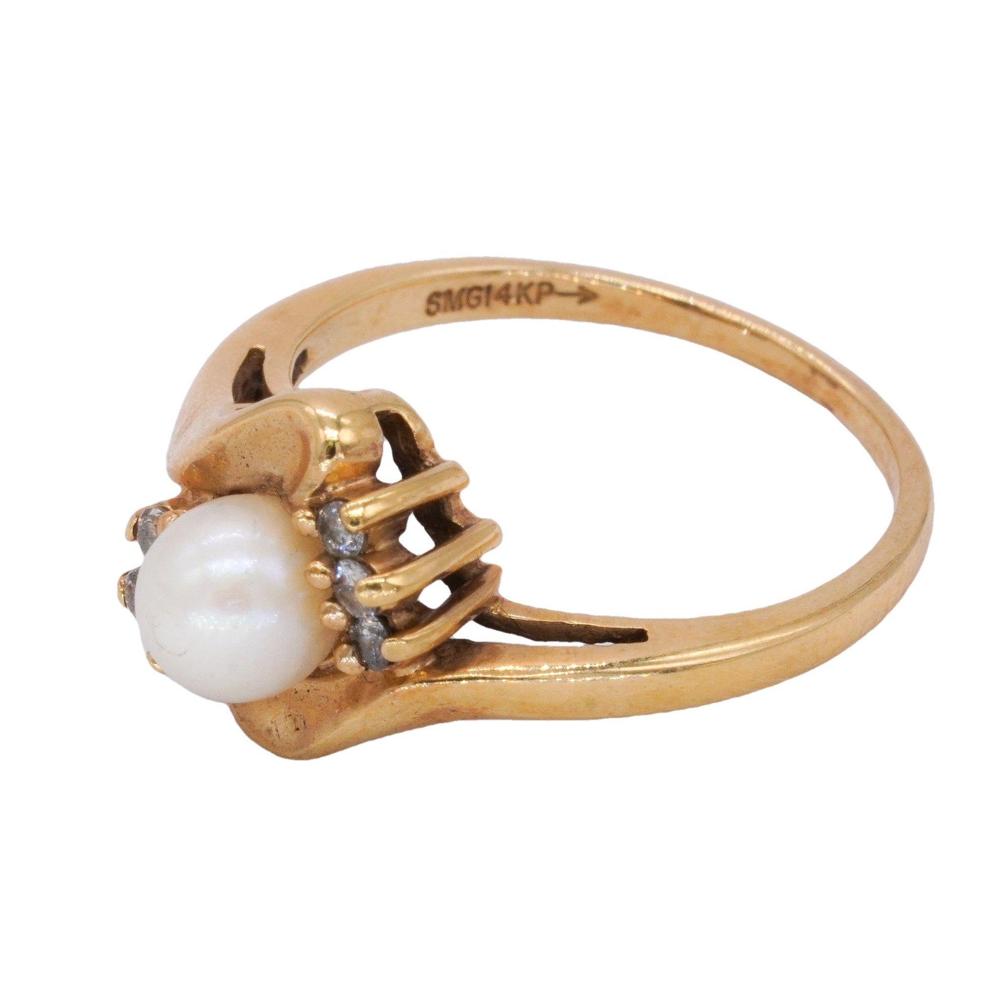 14k Yellow Gold 0.06CT Diamond and Pearl Cocktail Ring Size 6.25