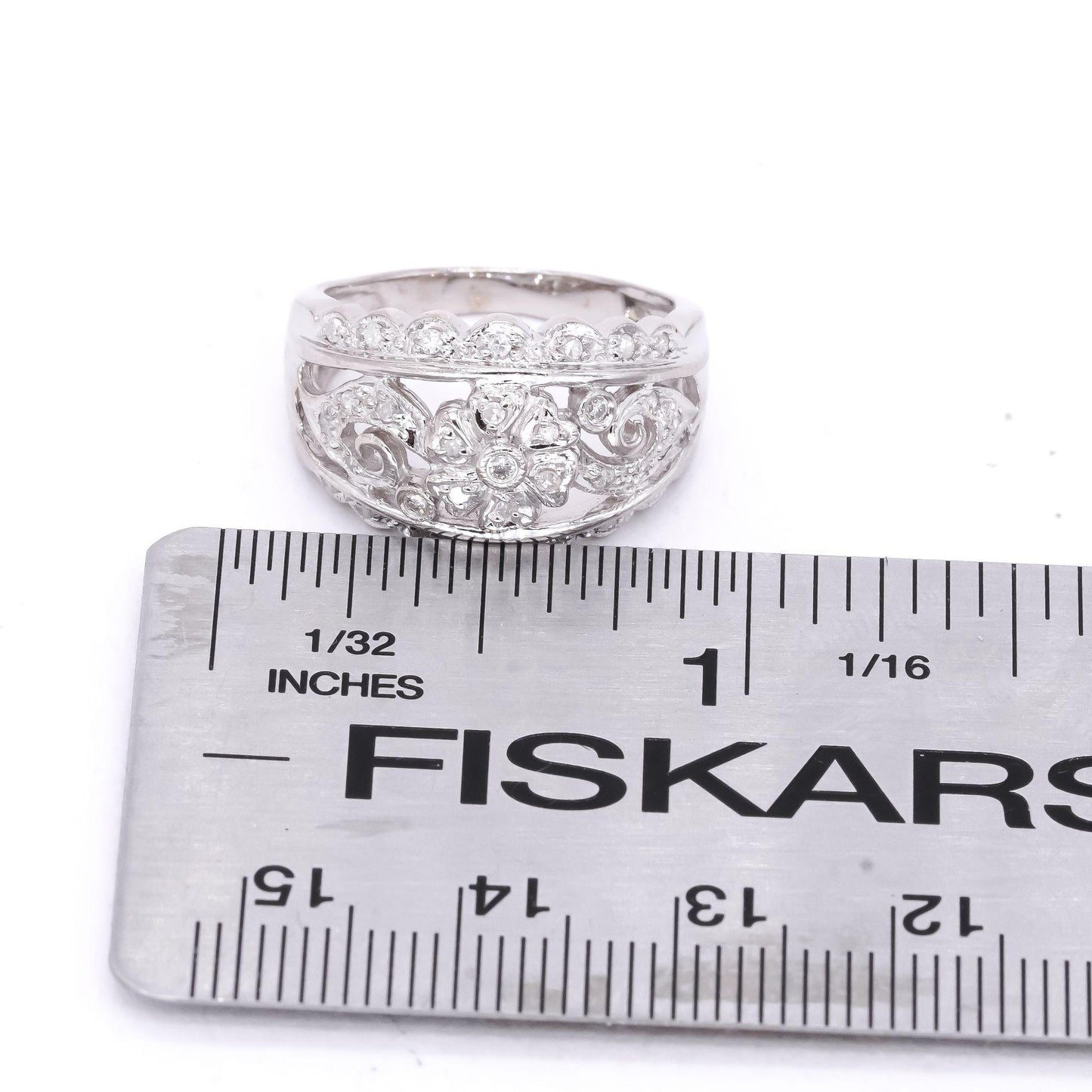 Vintage 14k White Gold Jewelry 0.20CT Diamond Flower Ring size 5.5