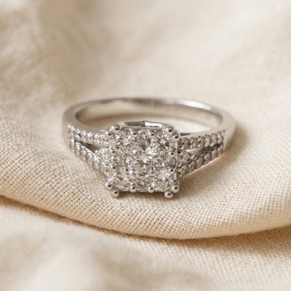 14k White Gold Round Diamond Cluster Ring 1.0CT Size 7.75
