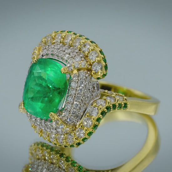 STAMBOLIAN 18k Yellow Gold Emerald and VS Diamond Cocktail Ring 10.50CT Size 8