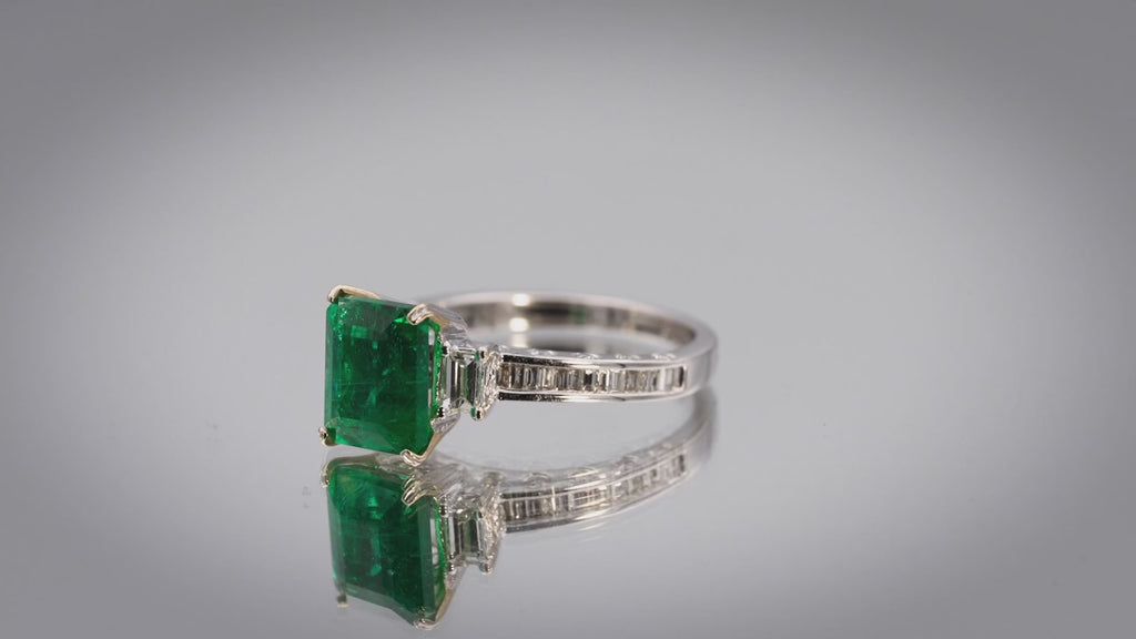 GIA Certified 18k White Gold Zambia Emerald and VS Diamond Ring 2.94CT Size 6.25