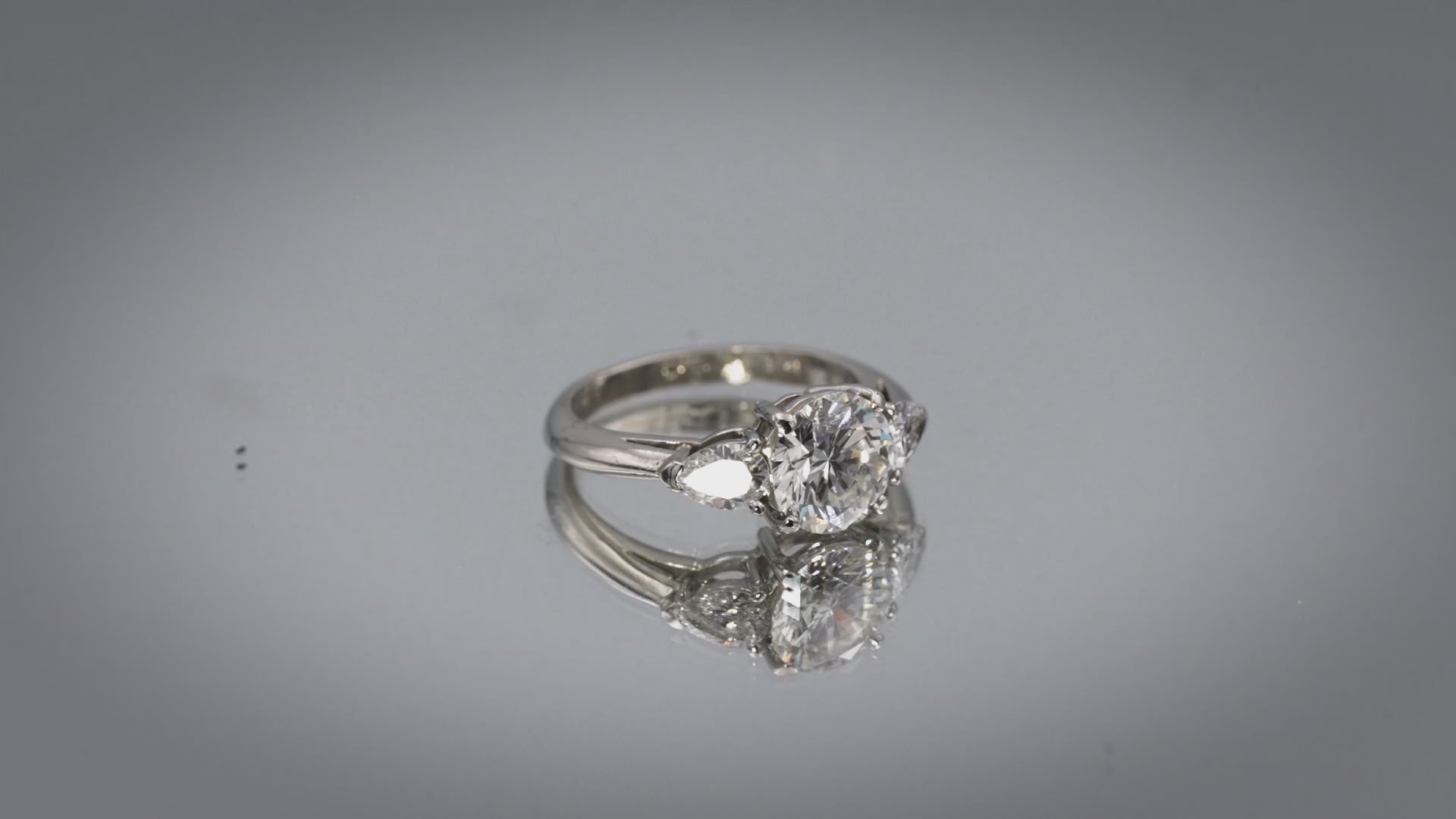 TIFFANY  CO. Platinum 2.67CT 3 Stone Diamond Engagement Ring D VS1