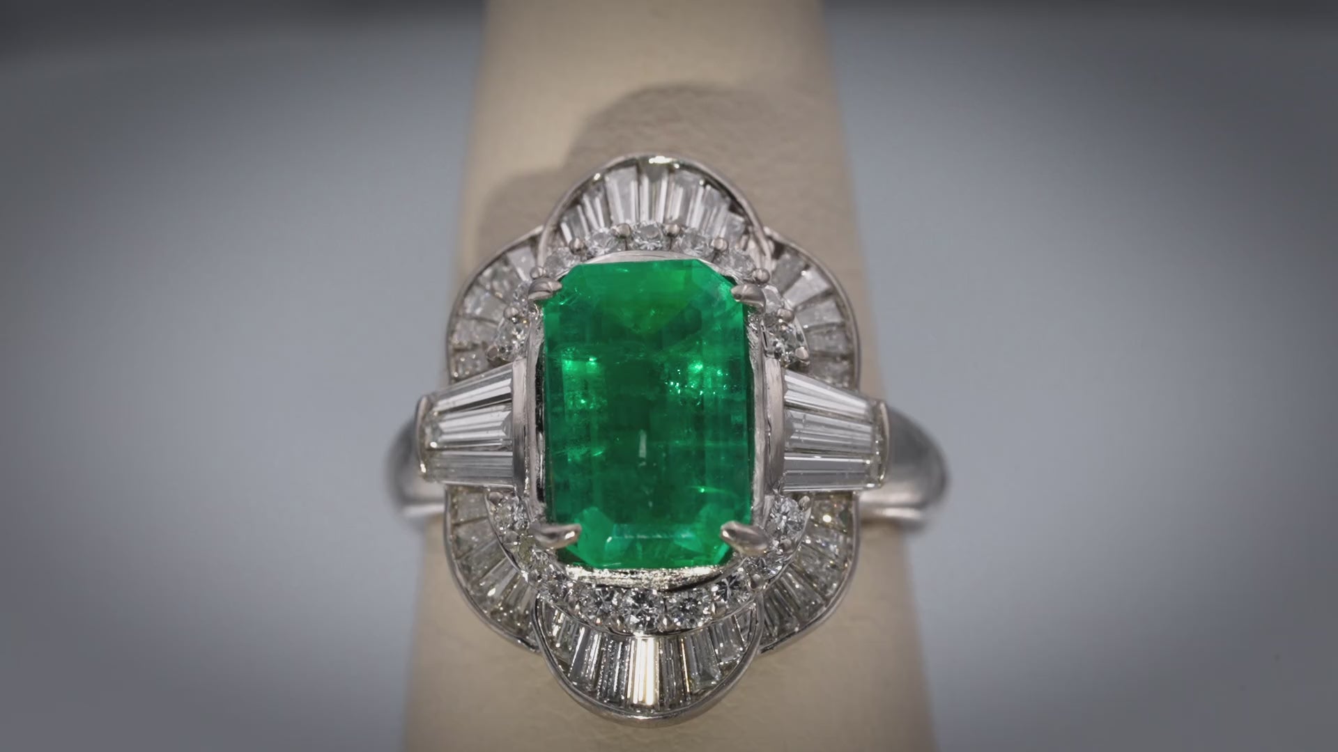 Platinum VS Diamond and Emerald Cocktail Ring 4.0CTW Size 7