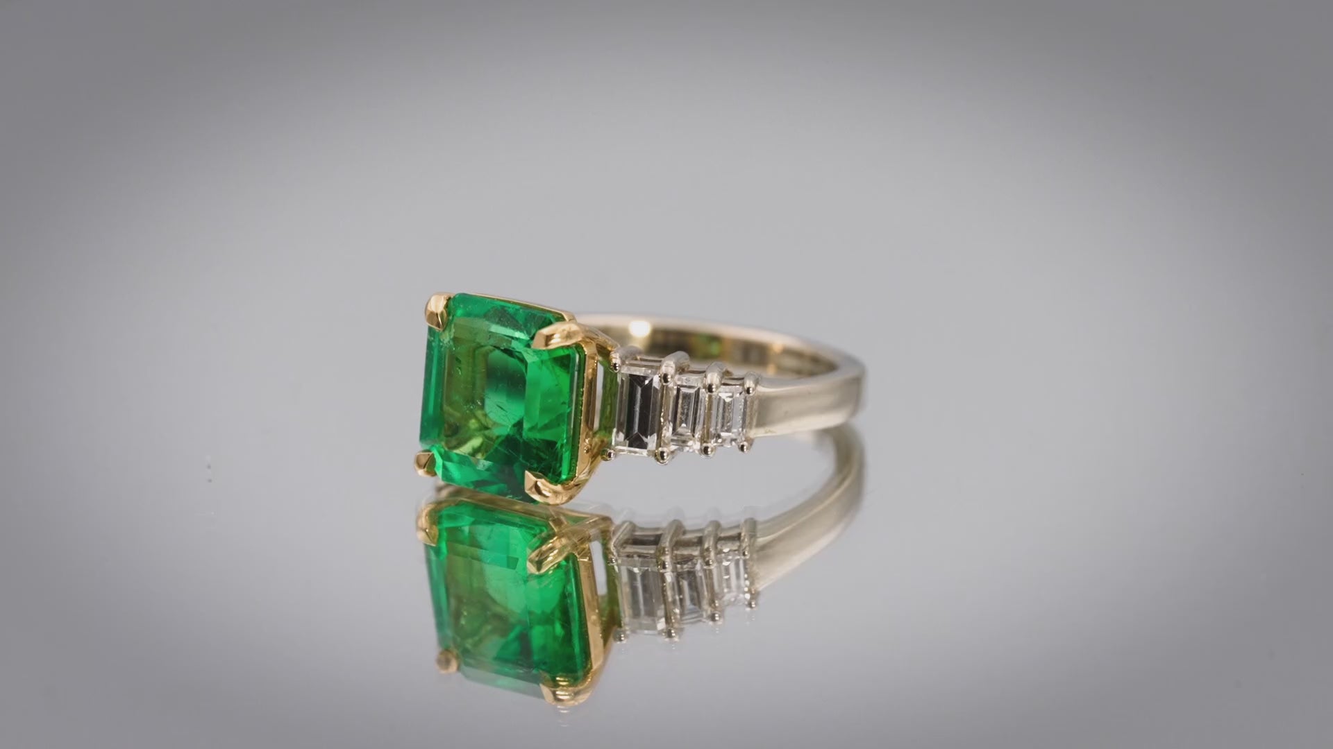 GIA 18k White & Yellow Gold Colombian Emerald & Diamond Ring 4.32CTW Size 6.25