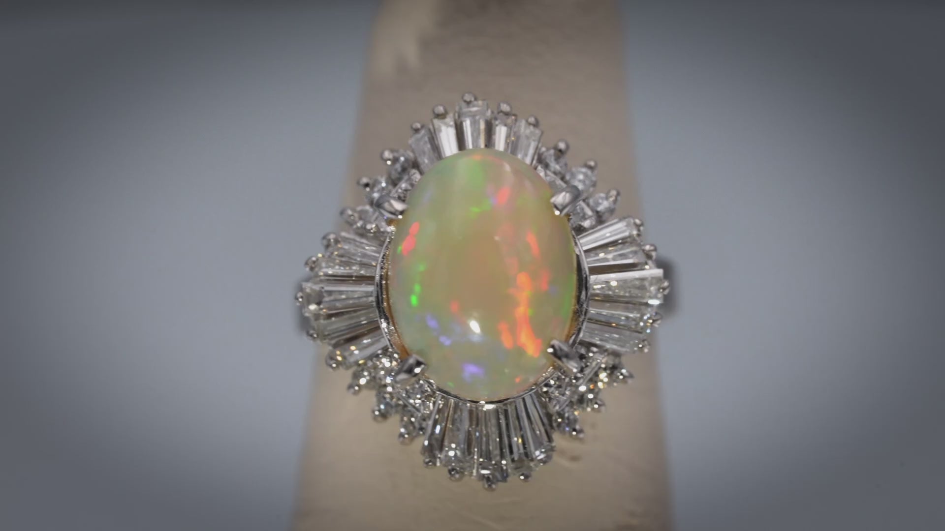 Platinum VS Diamond and Cabochon Opal Cocktail Ring 3.94CTW Size 4.5