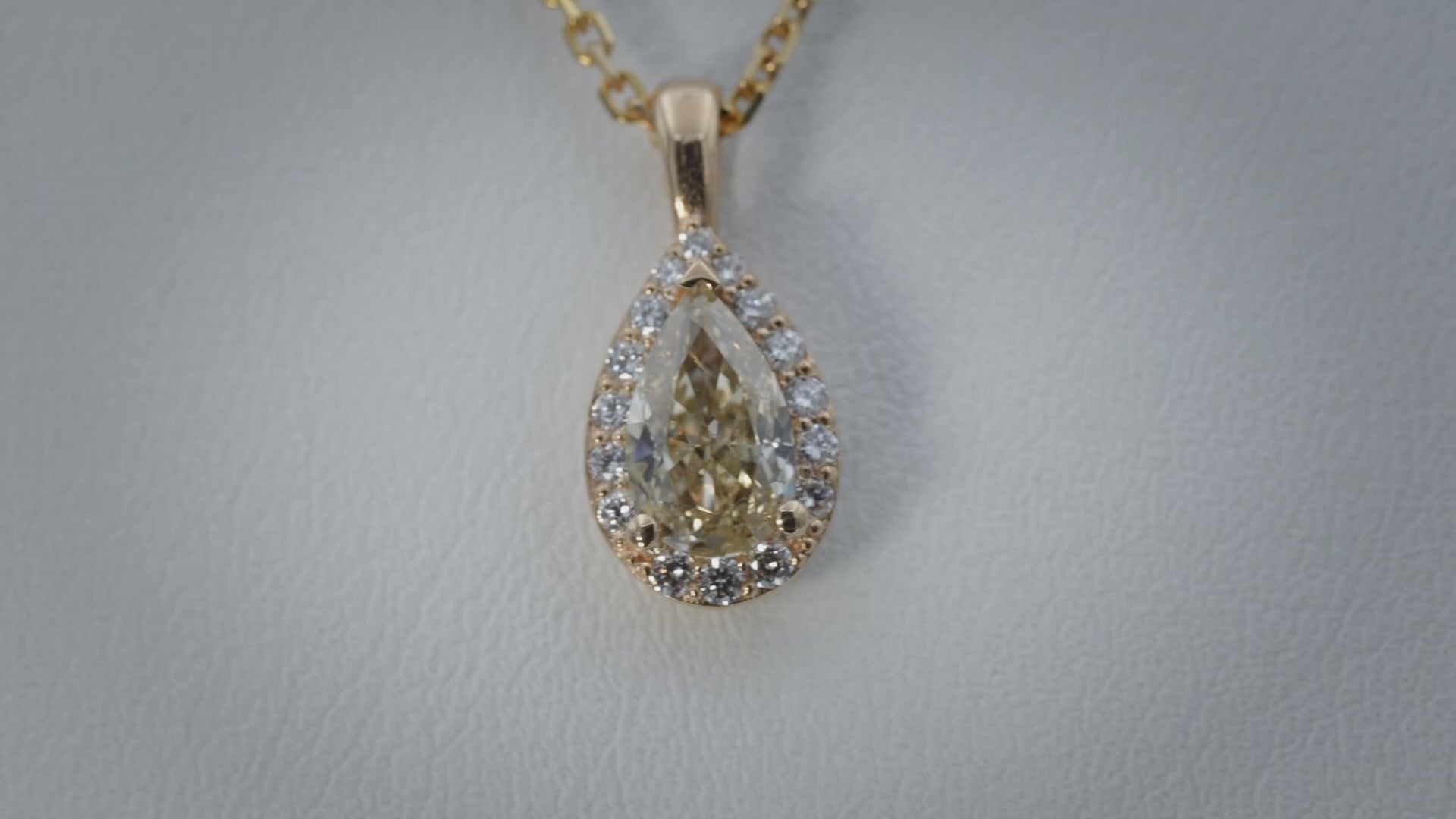 18k & 14k Yellow Gold White & Light Yellow Diamond Pendant Necklace 1.12CT