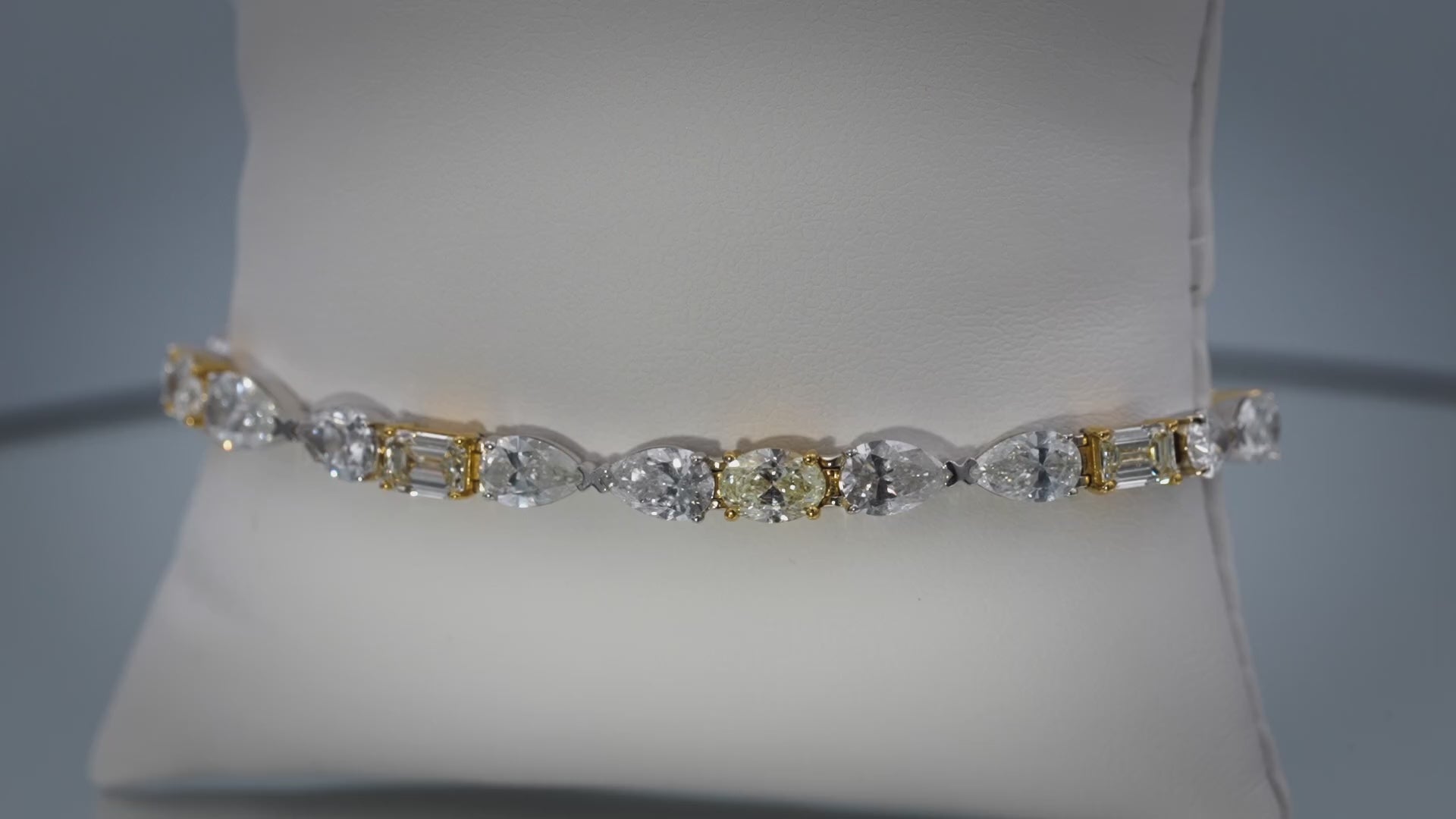 18k White Yellow Gold Emerald Oval Pear Cut Diamond Bracelet 14.0CT