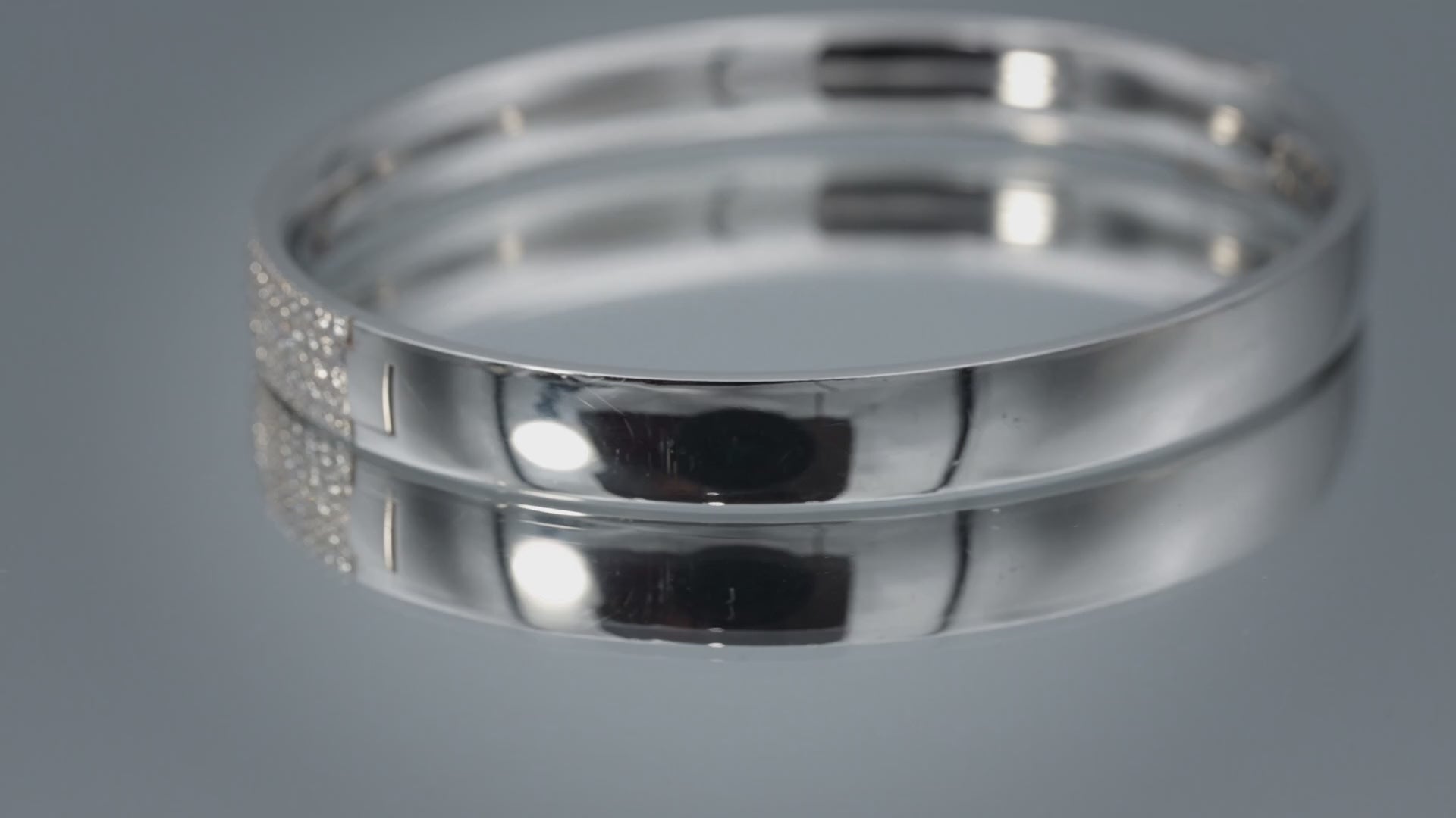TIFFANY & CO. 18k White Gold VS Diamond Metro 5-Row Bangle Bracelet 3.0CT $37500