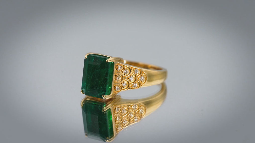 GIA Certified 18k Yellow Gold Emerald and Diamond Cocktail Ring 5.10CT Size 7.25